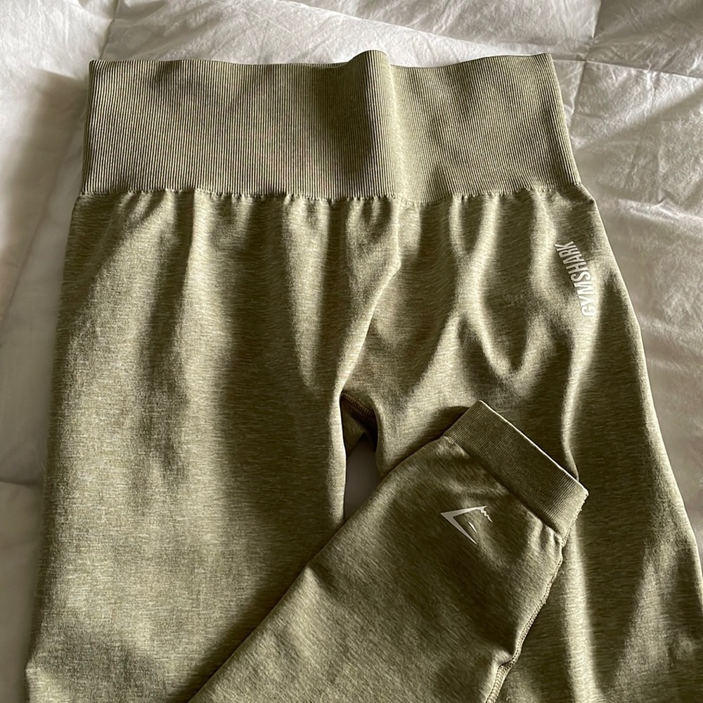 Gym shark adapt seamless crop leggings size m